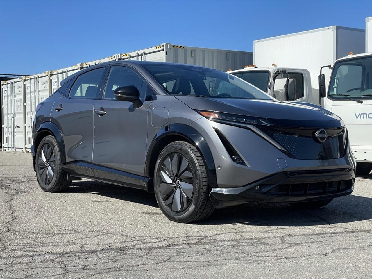 2023 Nissan Ariya PLATINUM+ e-4ORCE AWD   Fully Loaded! Clean CARFAX Photo2