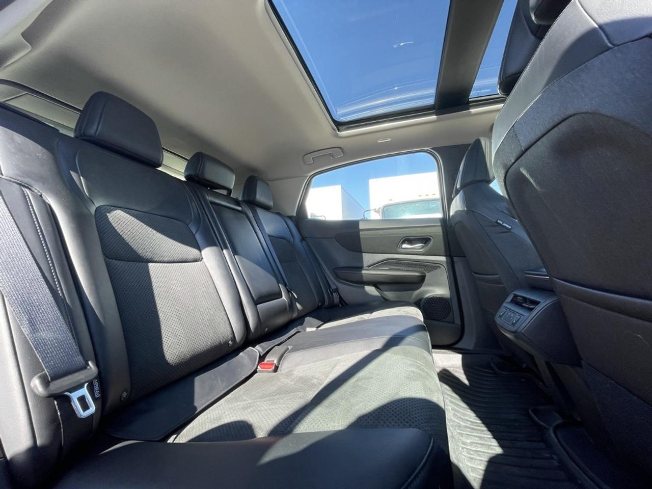 2023 Nissan Ariya PLATINUM+ e-4ORCE AWD   Fully Loaded! Clean CARFAX Photo