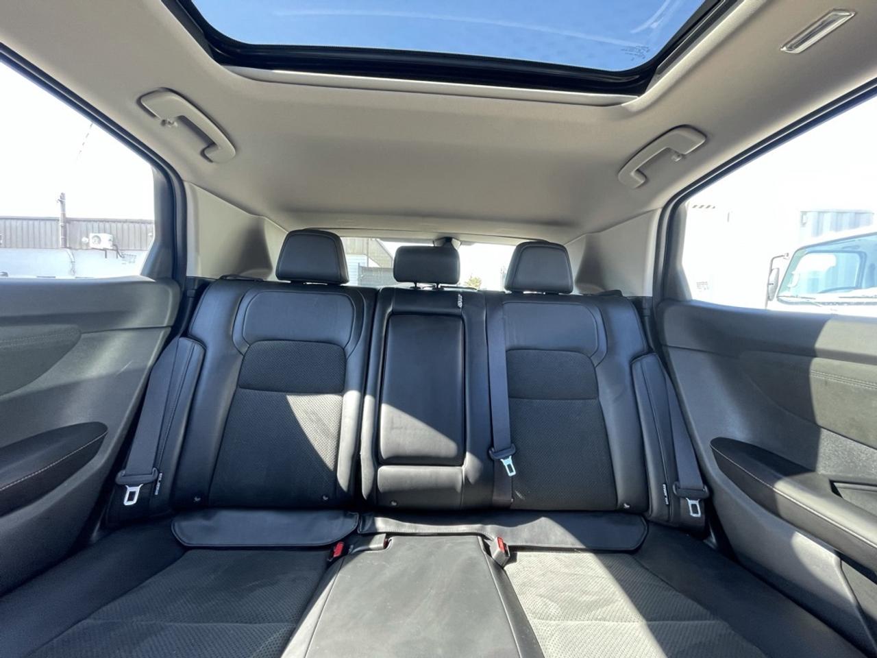 2023 Nissan Ariya PLATINUM+ e-4ORCE AWD   Fully Loaded! Clean CARFAX Photo