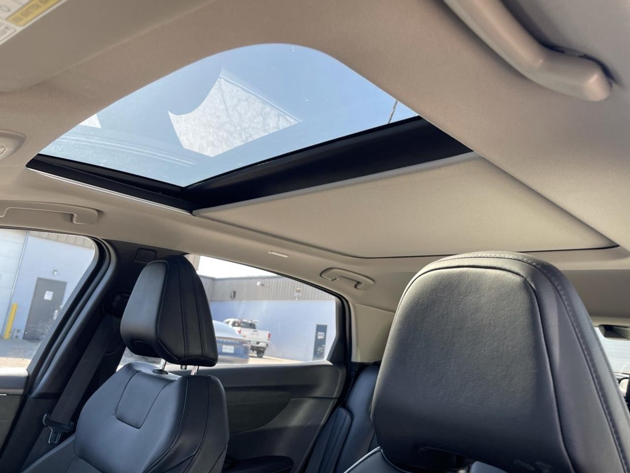 2023 Nissan Ariya PLATINUM+ e-4ORCE AWD   Fully Loaded! Clean CARFAX Photo