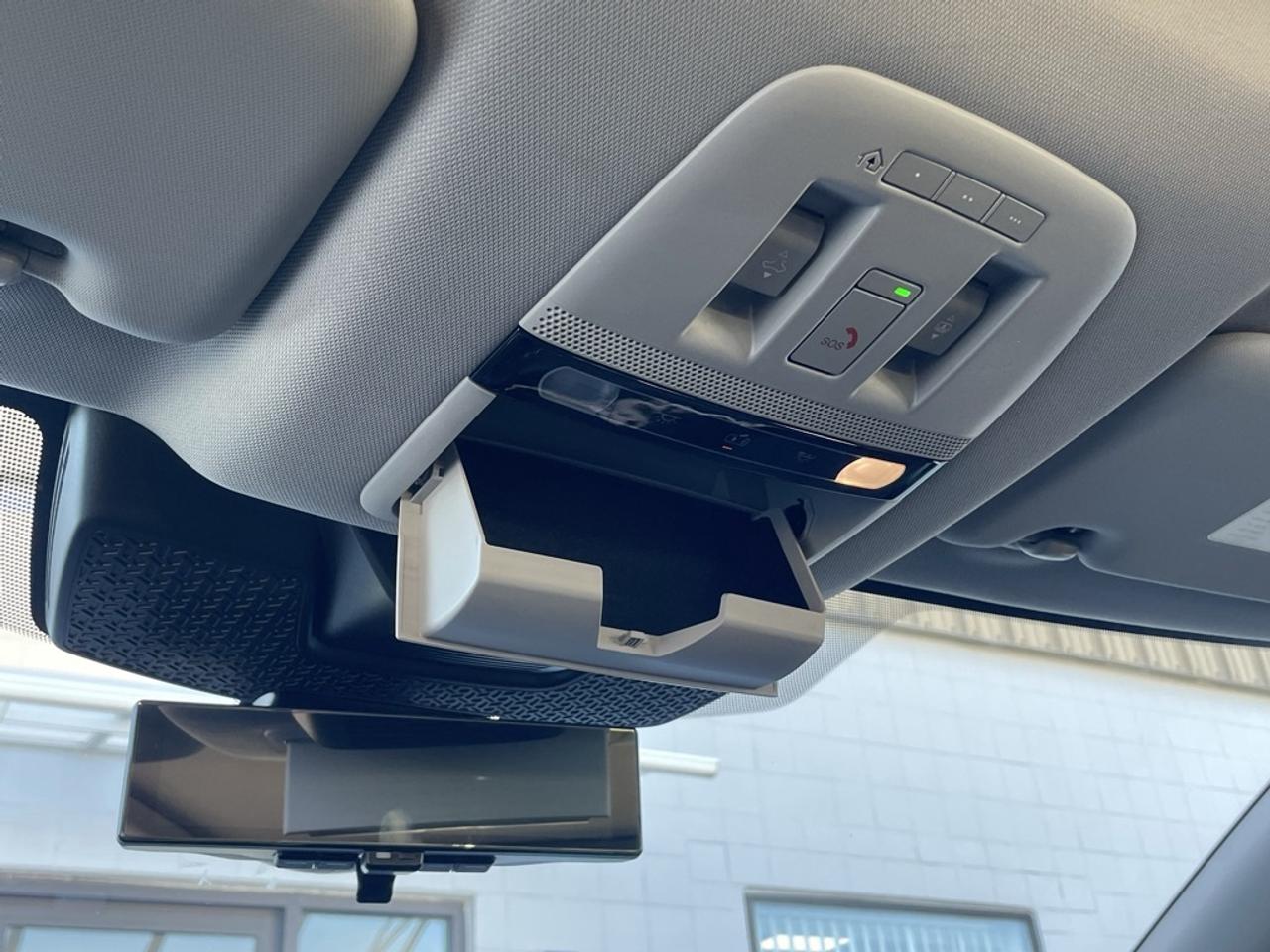 2023 Nissan Ariya PLATINUM+ e-4ORCE AWD   Fully Loaded! Clean CARFAX Photo