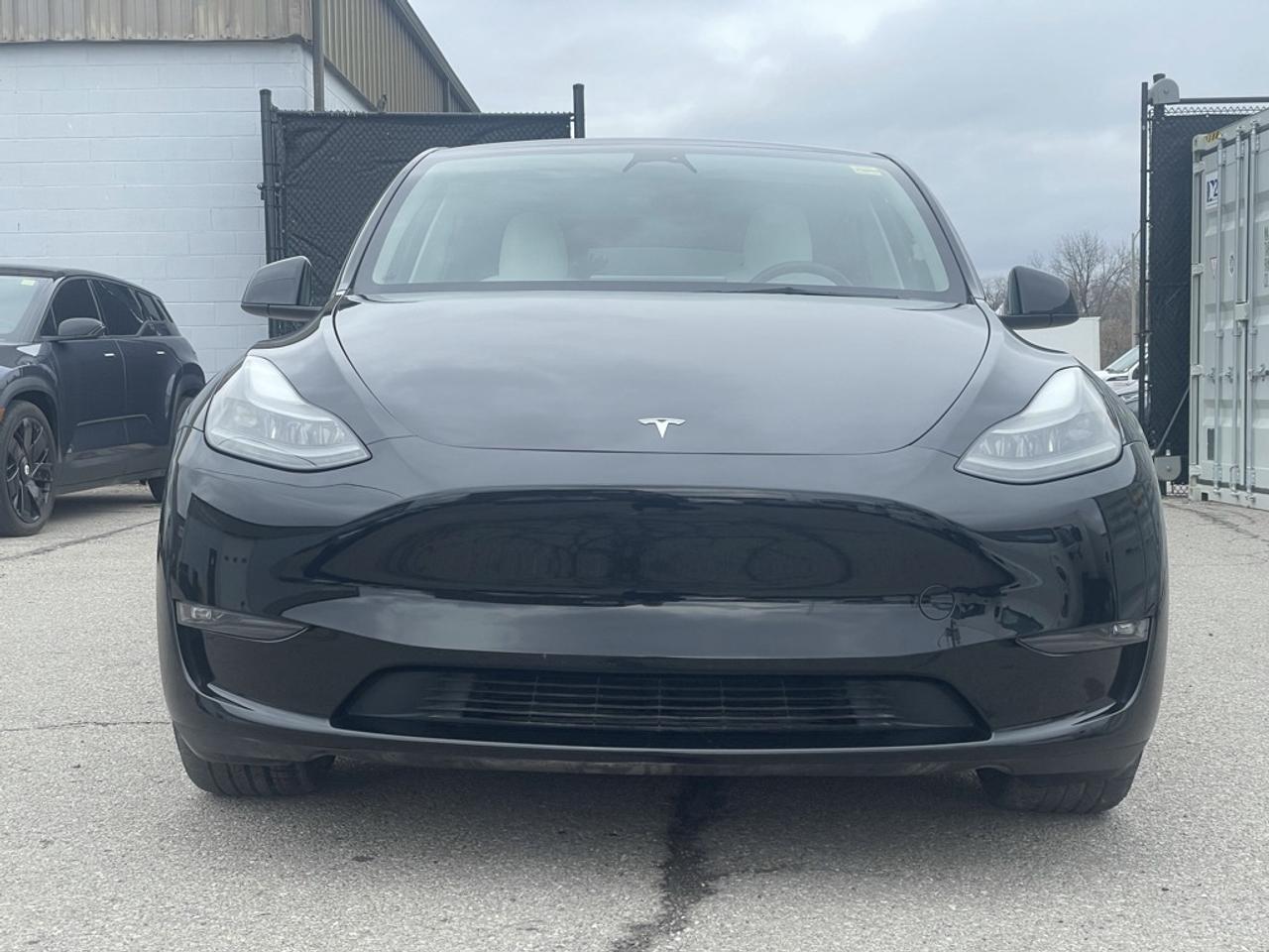 2023 Tesla Model Y Performance AWD   White Interior! Clean! Photo