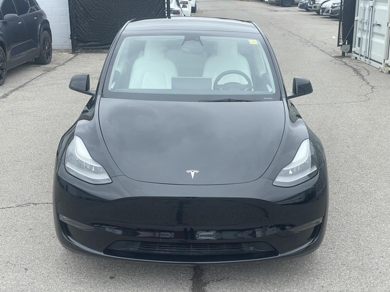 2023 Tesla Model Y Performance AWD   White Interior! Clean! Photo