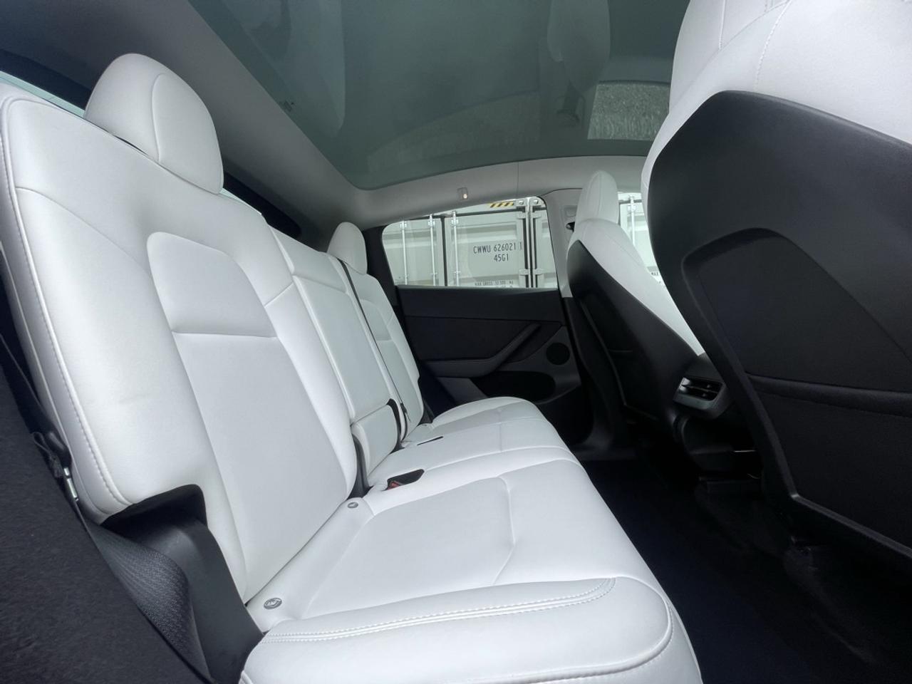 2023 Tesla Model Y Performance AWD   White Interior! Clean! Photo