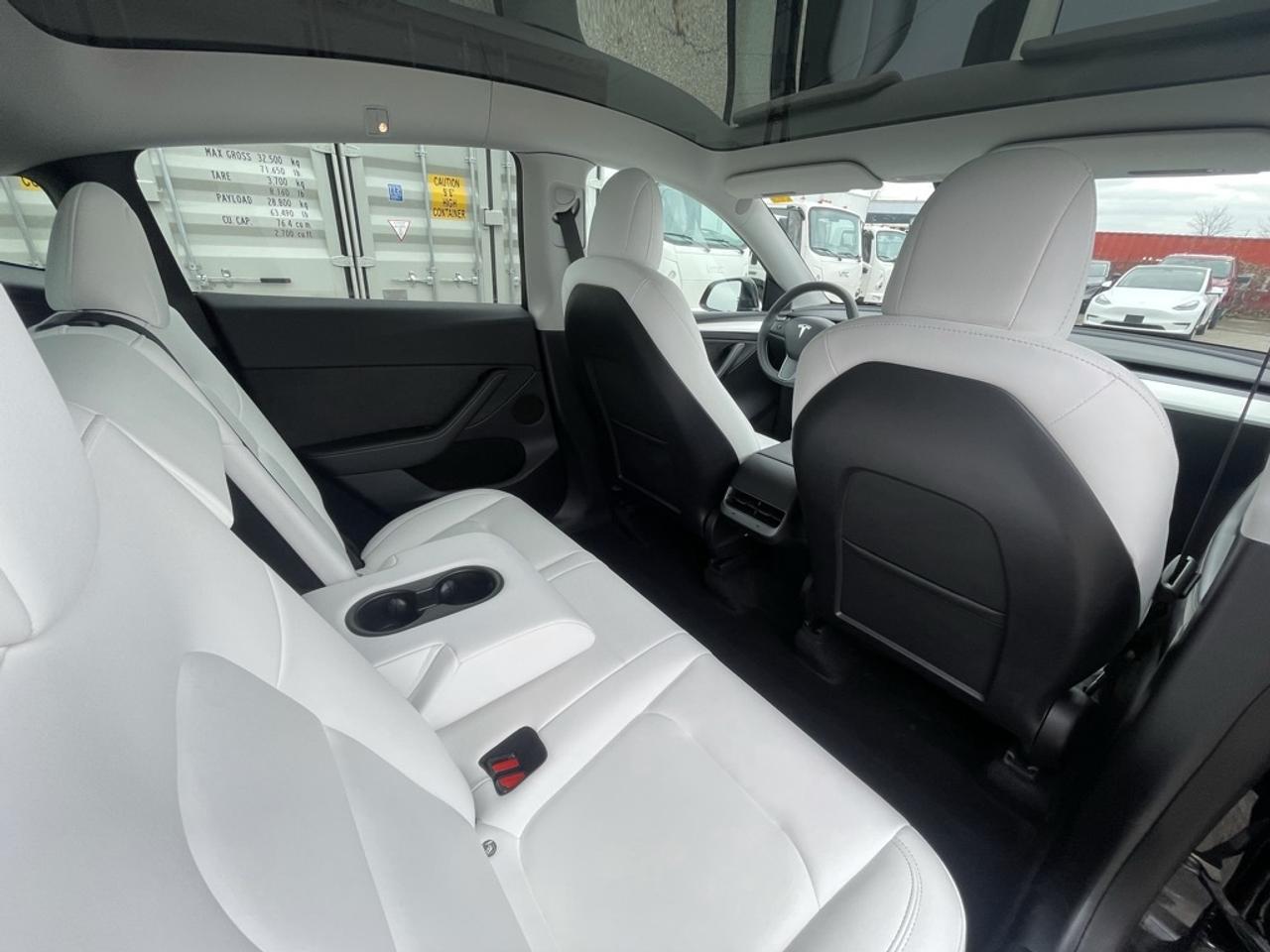 2023 Tesla Model Y Performance AWD   White Interior! Clean! Photo