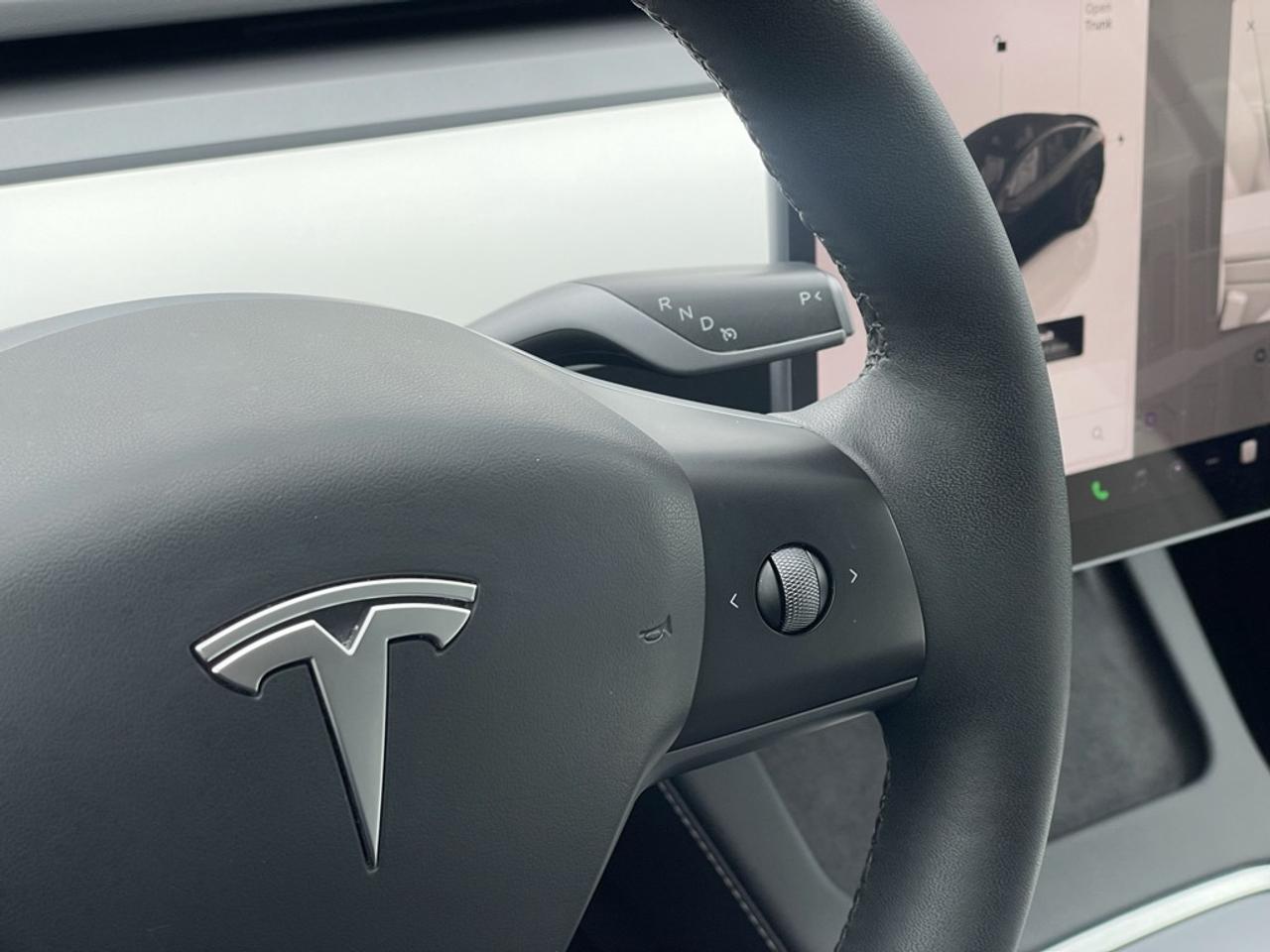 2023 Tesla Model Y Performance AWD   White Interior! Clean! Photo