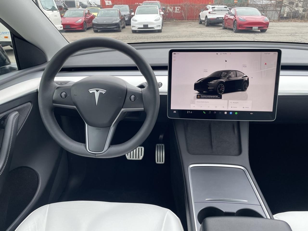 2023 Tesla Model Y Performance AWD   White Interior! Clean! Photo