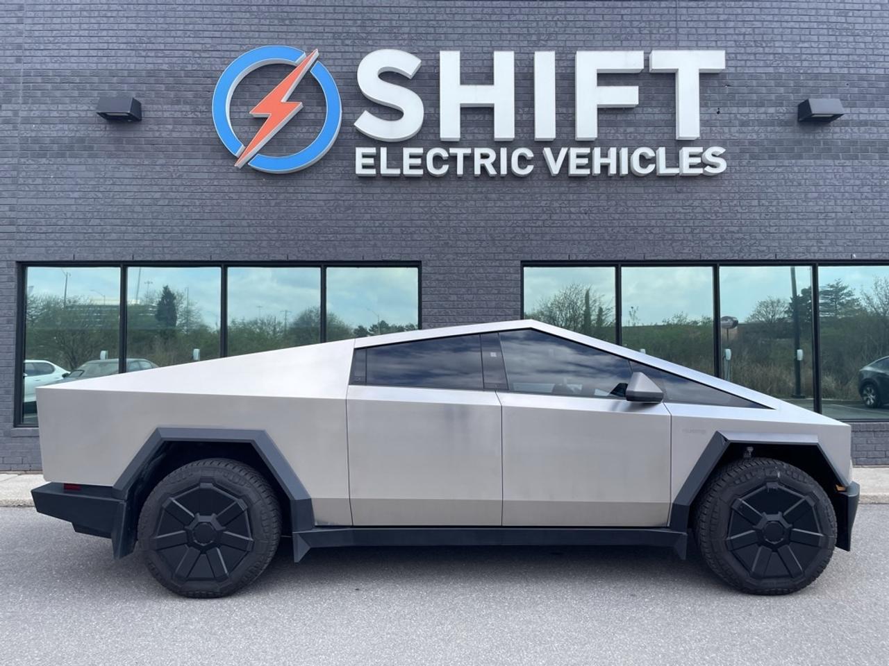 2025 Tesla Cybertruck CyberBEAST AWD   1 Owner! Low Mileage! Photo0