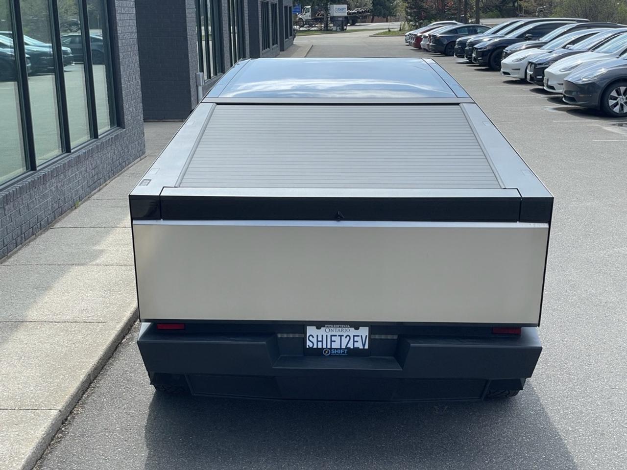 2025 Tesla Cybertruck CyberBEAST AWD   1 Owner! Low Mileage! Photo