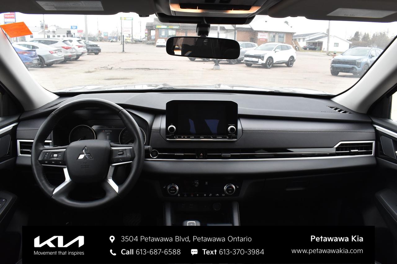 2024 Mitsubishi Outlander SE 4DR S-AWC Photo