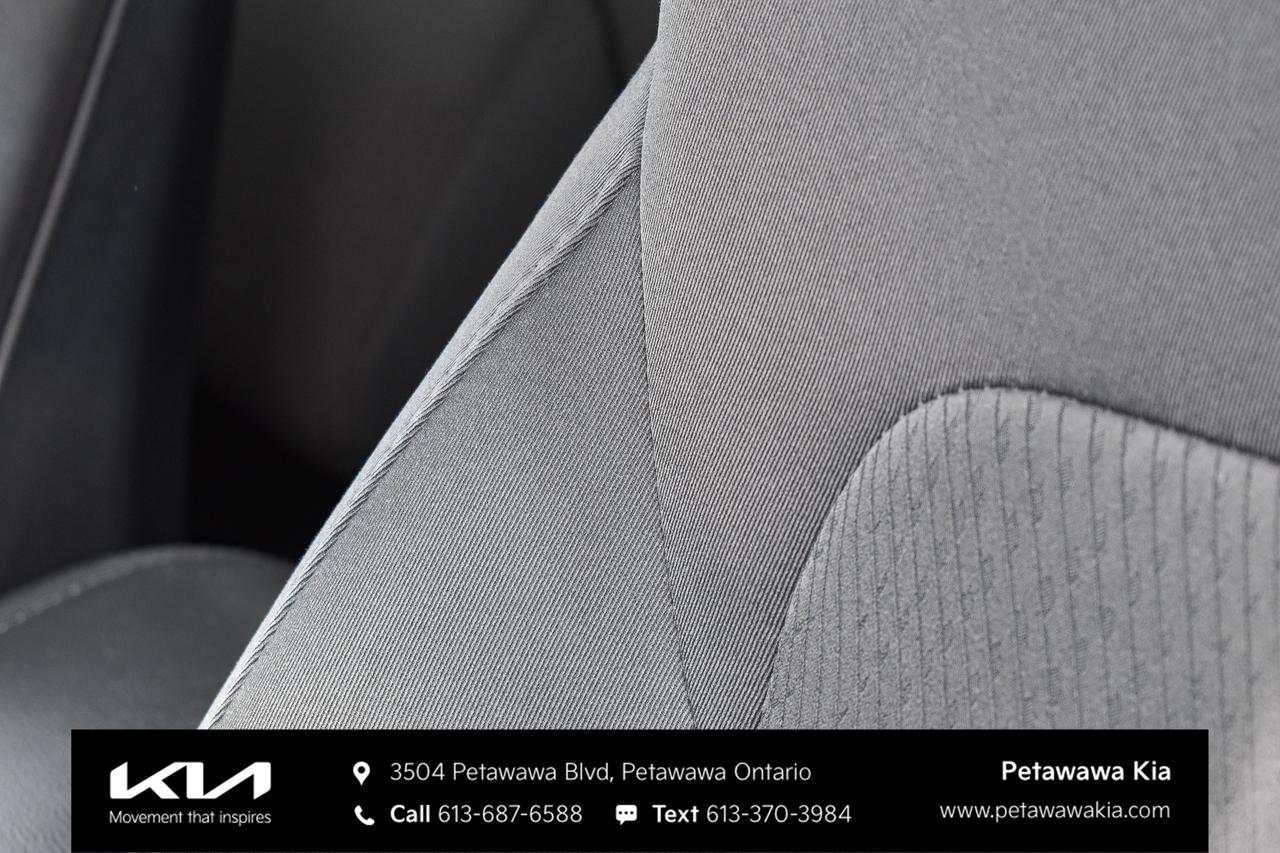 2016 Hyundai Santa Fe Sport 2.4 Premium 4dr All-Wheel Drive Photo3