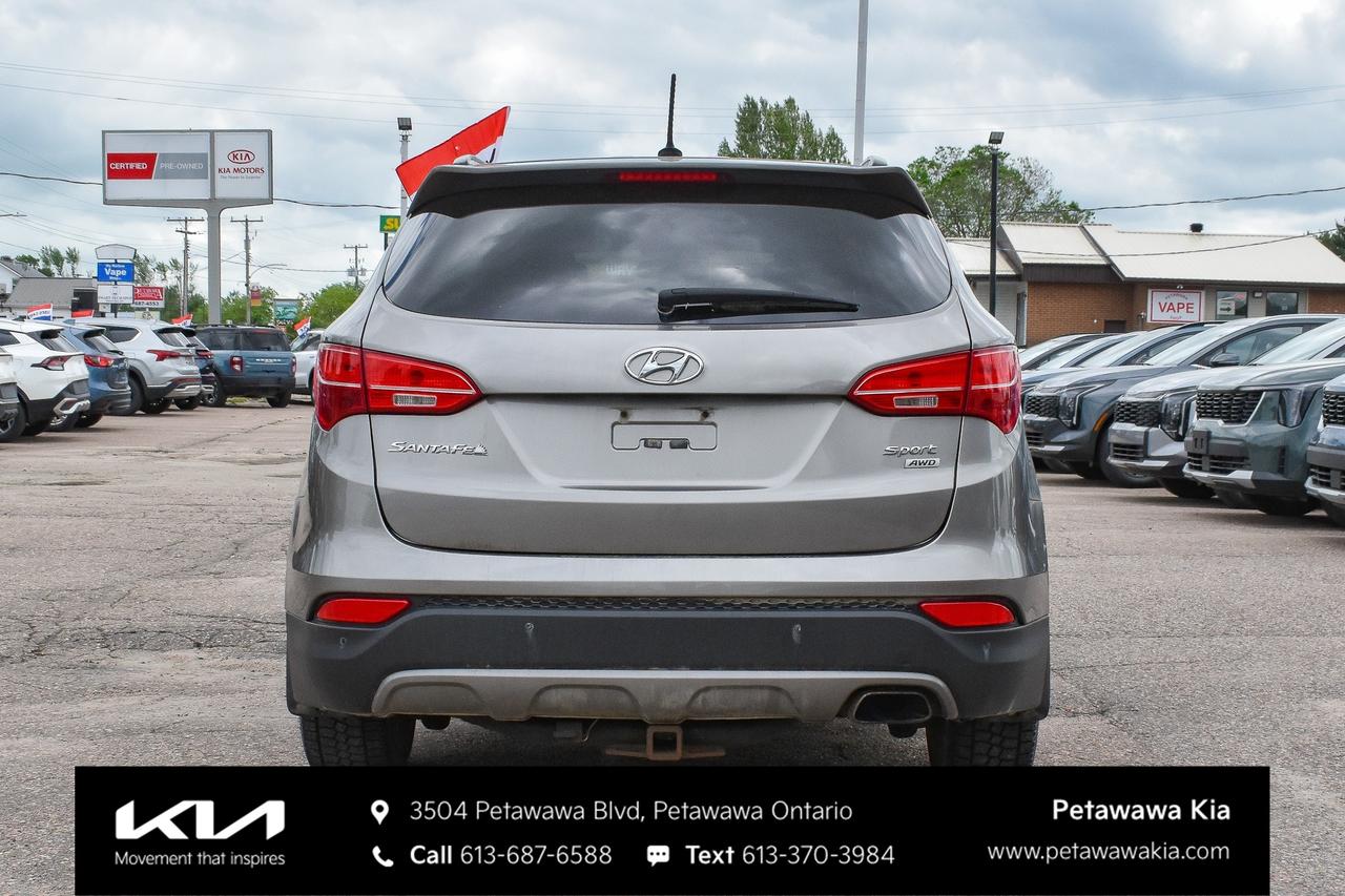 2016 Hyundai Santa Fe Sport 2.4 Premium 4dr All-Wheel Drive Photo3