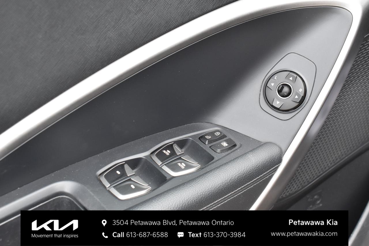 2016 Hyundai Santa Fe Sport 2.4 Premium 4dr All-Wheel Drive Photo