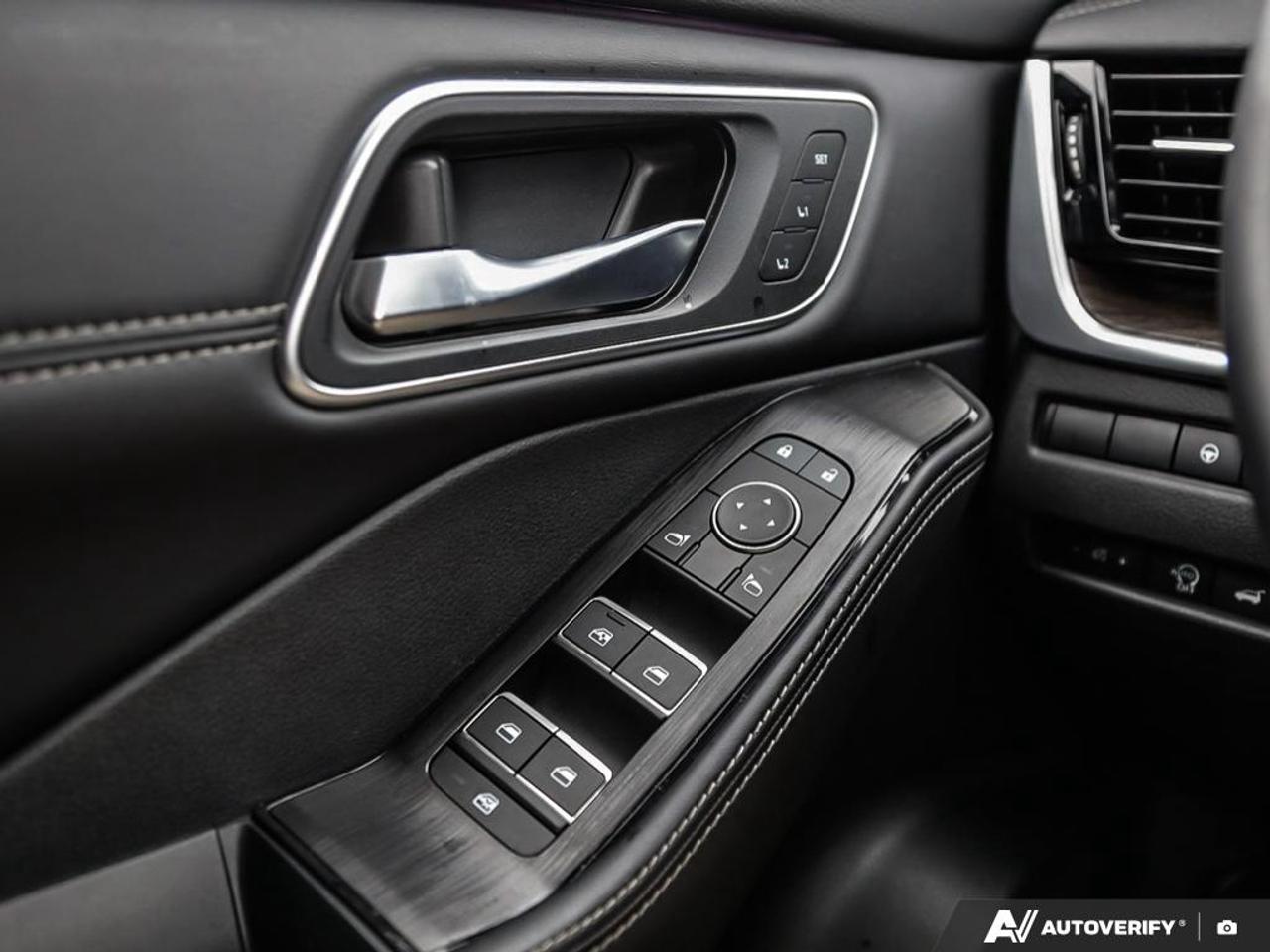 2025 Nissan Rogue Platinum 4dr All-Wheel Drive Sport Utility Photo