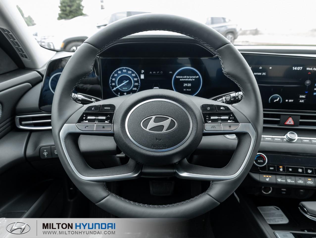 2026 Hyundai Elantra HEV Luxury 4dr Sedan Photo