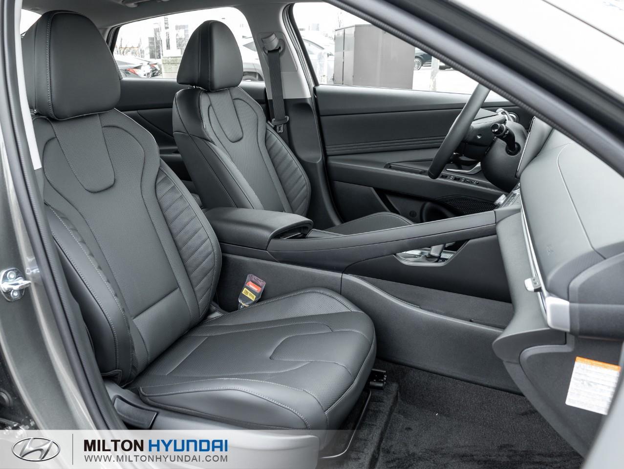 2026 Hyundai Elantra HEV Luxury 4dr Sedan Photo