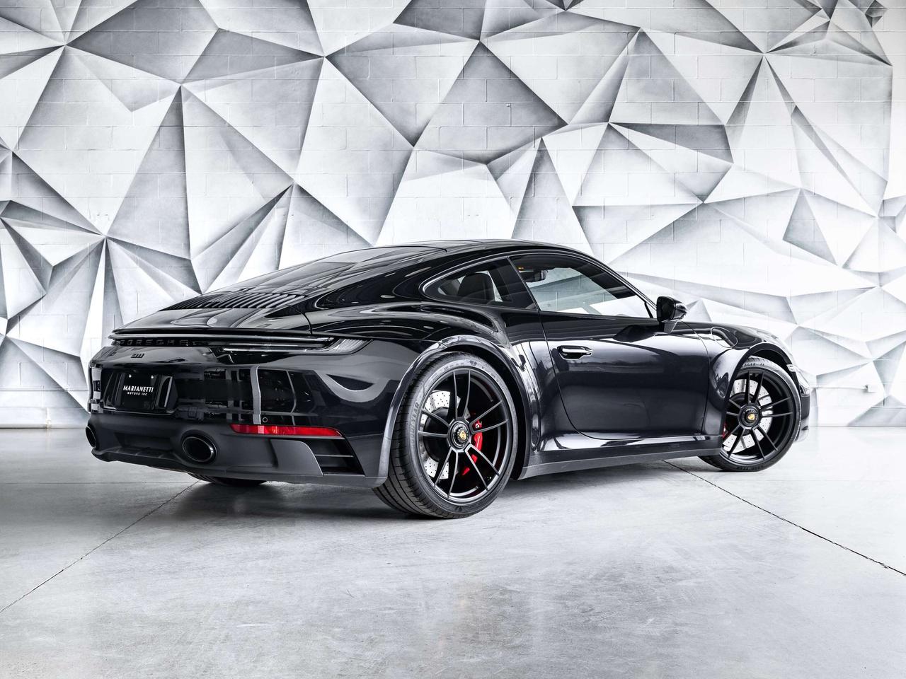 2024 Porsche 911 Carrera GTS Photo4