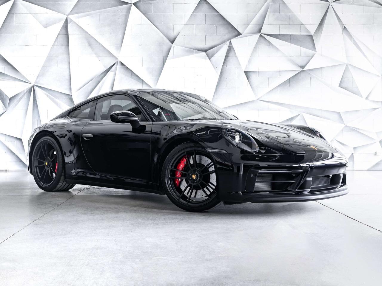 2024 Porsche 911 Carrera GTS Photo