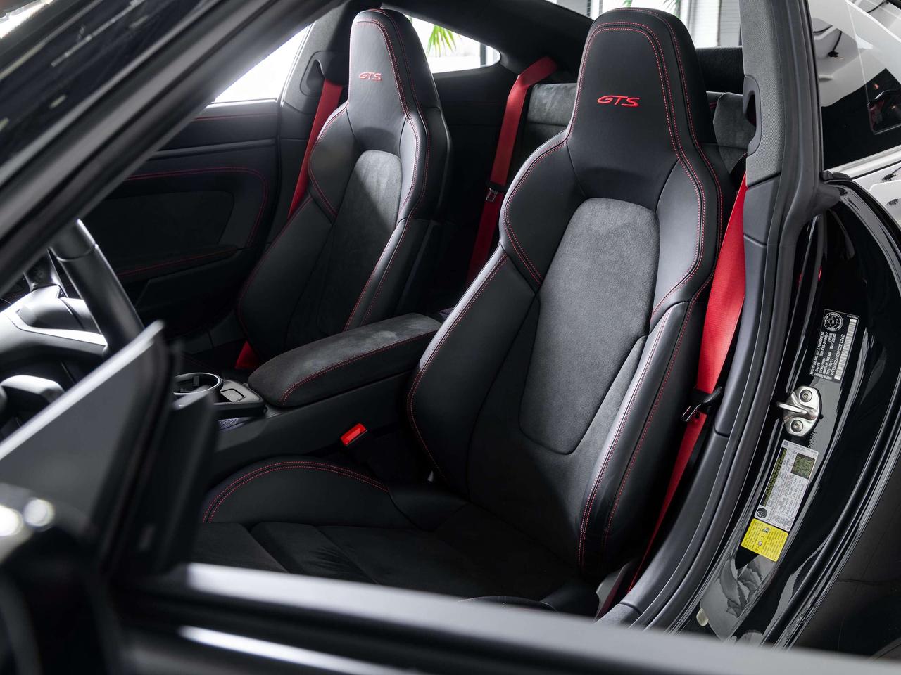 2024 Porsche 911 Carrera GTS Photo