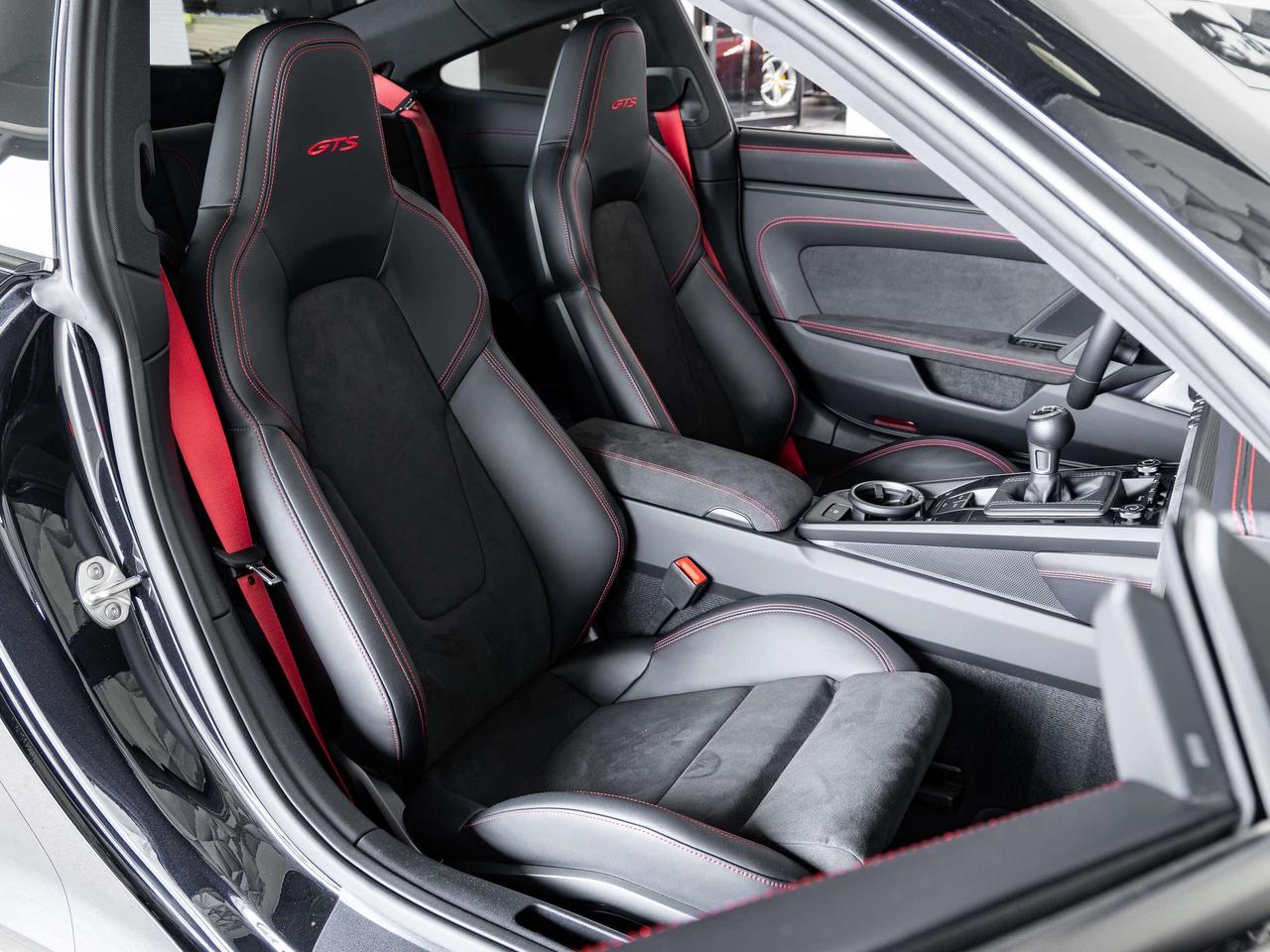 2024 Porsche 911 Carrera GTS Photo