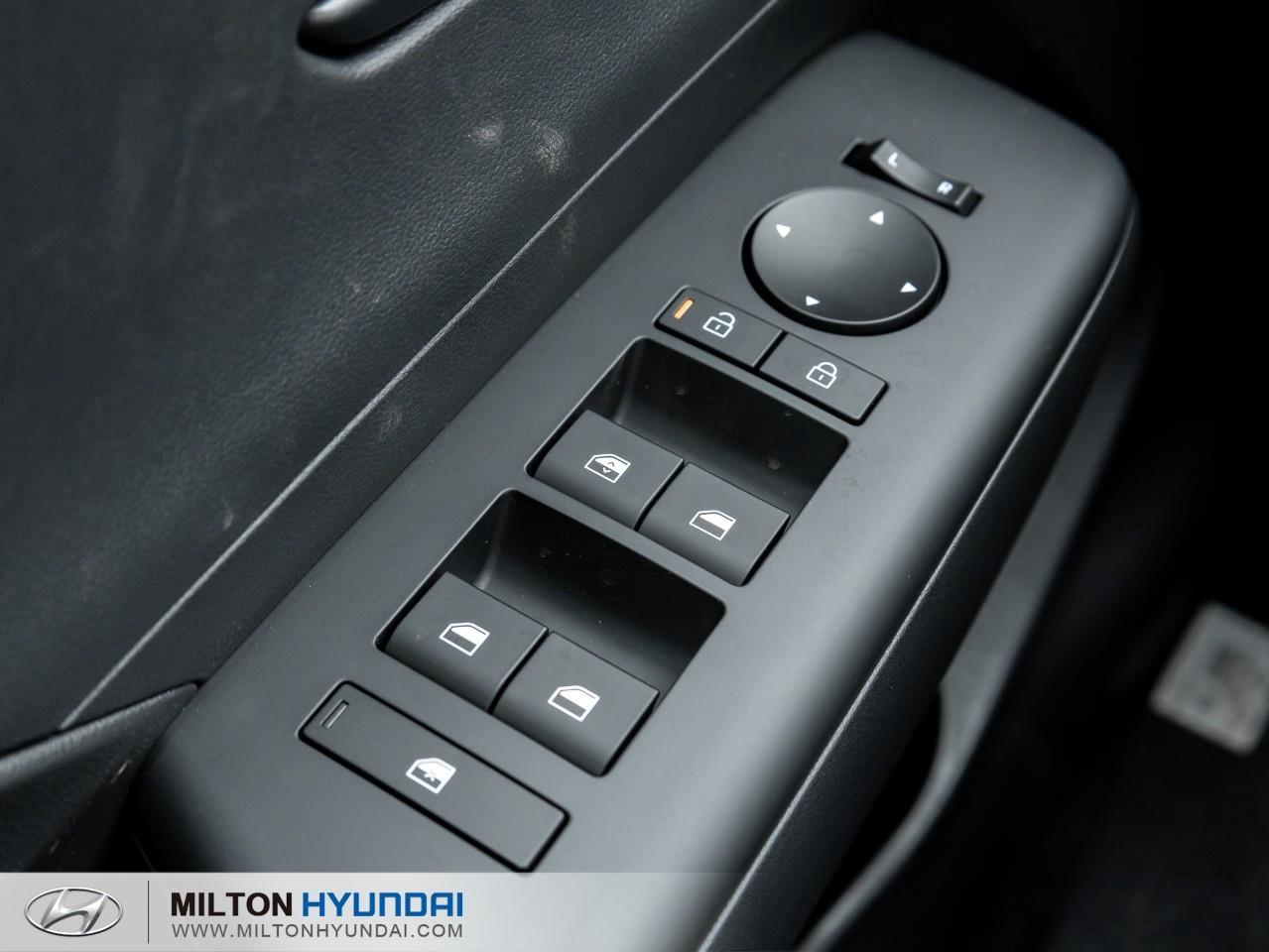 2026 Hyundai KONA 2.0L Essential 4dr All-Wheel Drive Photo