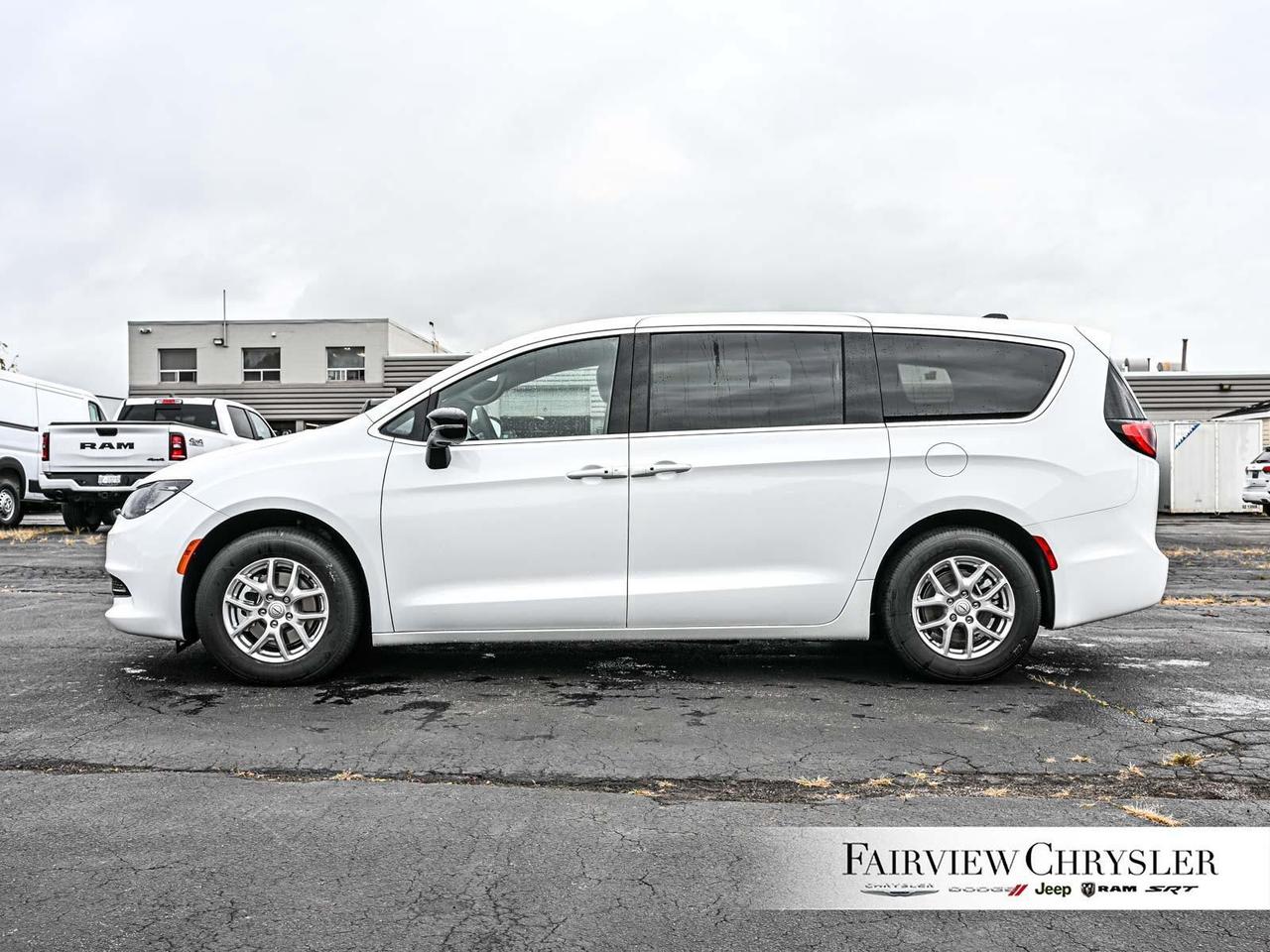 2026 Chrysler Grand Caravan SXT   FORMER SHUTTLE   DUAL SLIDING DOORS   POWER Photo