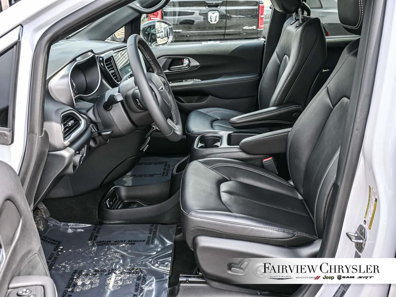 2026 Chrysler Grand Caravan SXT   FORMER SHUTTLE   DUAL SLIDING DOORS   POWER Photo