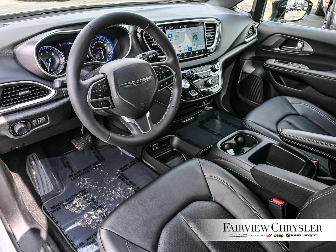 2026 Chrysler Grand Caravan SXT   FORMER SHUTTLE   DUAL SLIDING DOORS   POWER Photo