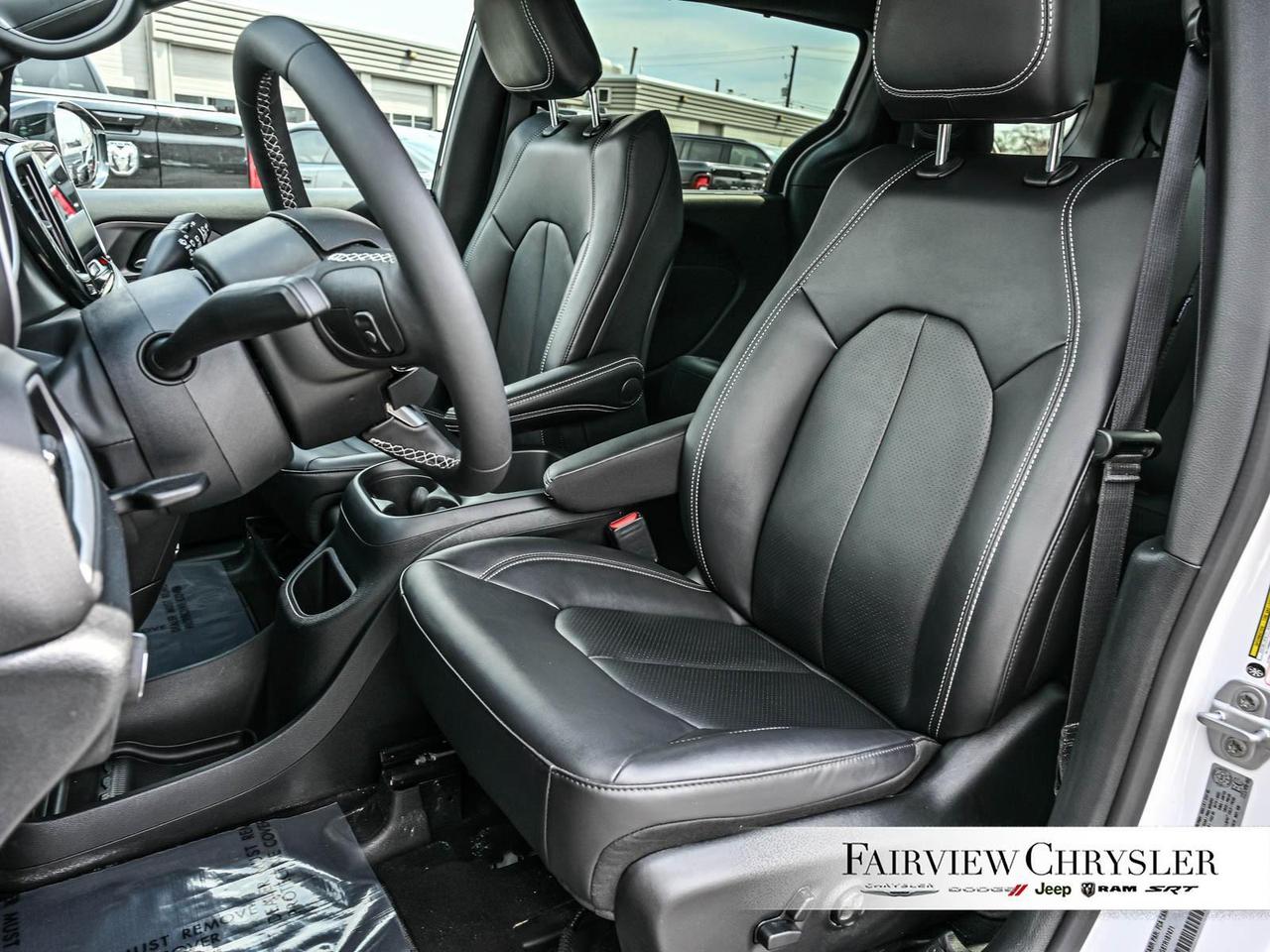 2026 Chrysler Grand Caravan SXT   FORMER SHUTTLE   DUAL SLIDING DOORS   POWER Photo