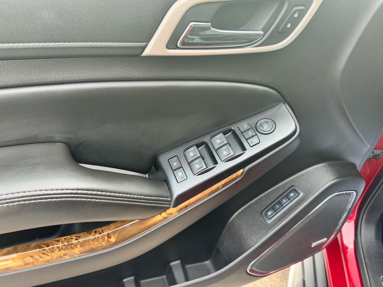 2015 GMC Yukon XL Denali ~ 8 PASSENGER ~ 6.2L ~ CERTIFIED Photo