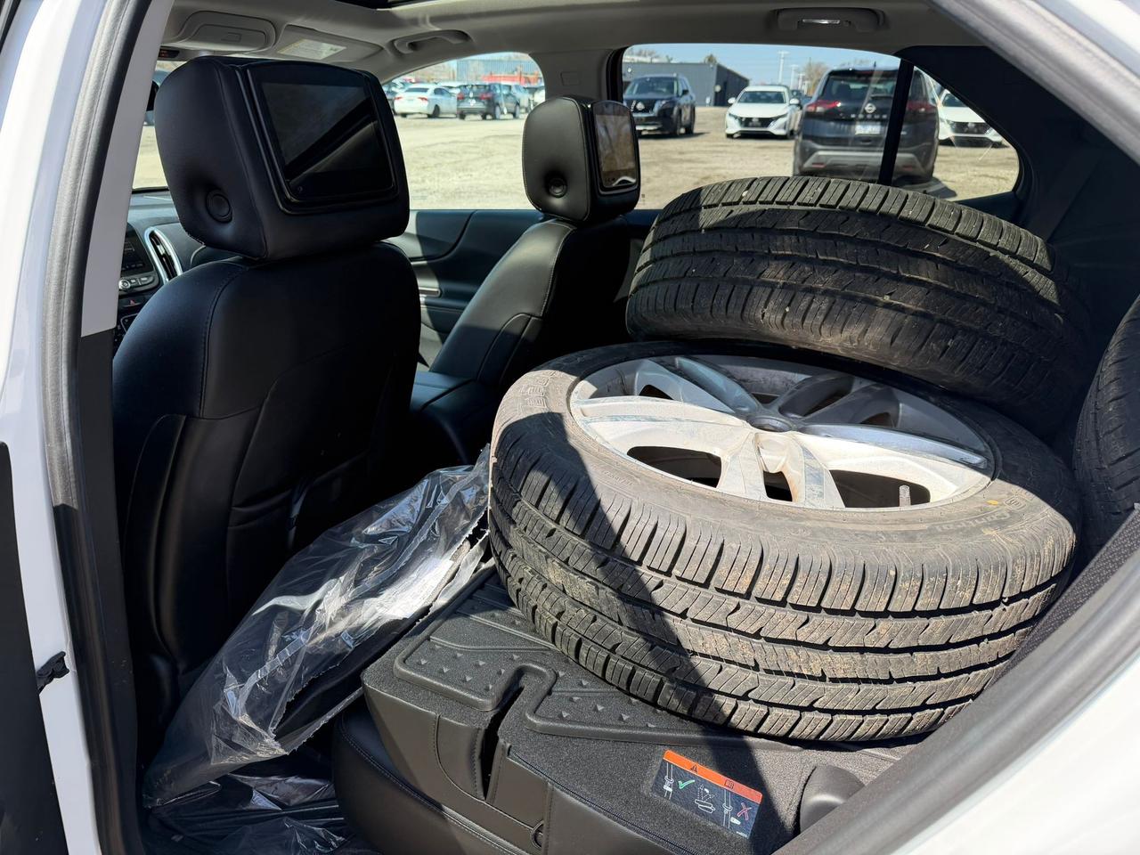 2020 Chevrolet Equinox Premier w/2LZ All-Wheel Drive Photo4