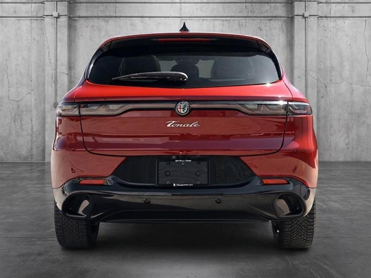2023 Alfa Romeo Tonale Veloce AWD Photo4