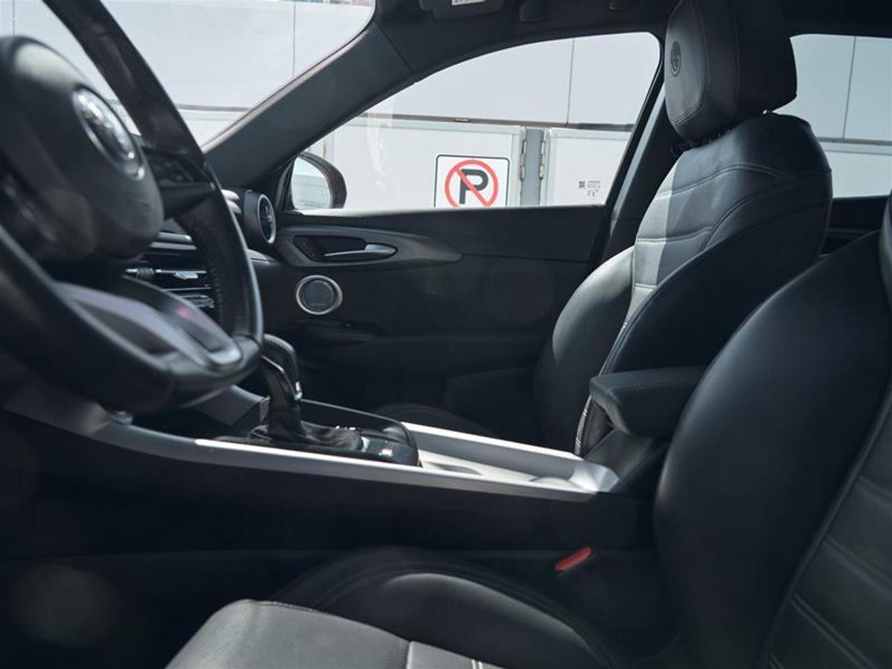 2023 Alfa Romeo Tonale Veloce AWD Photo