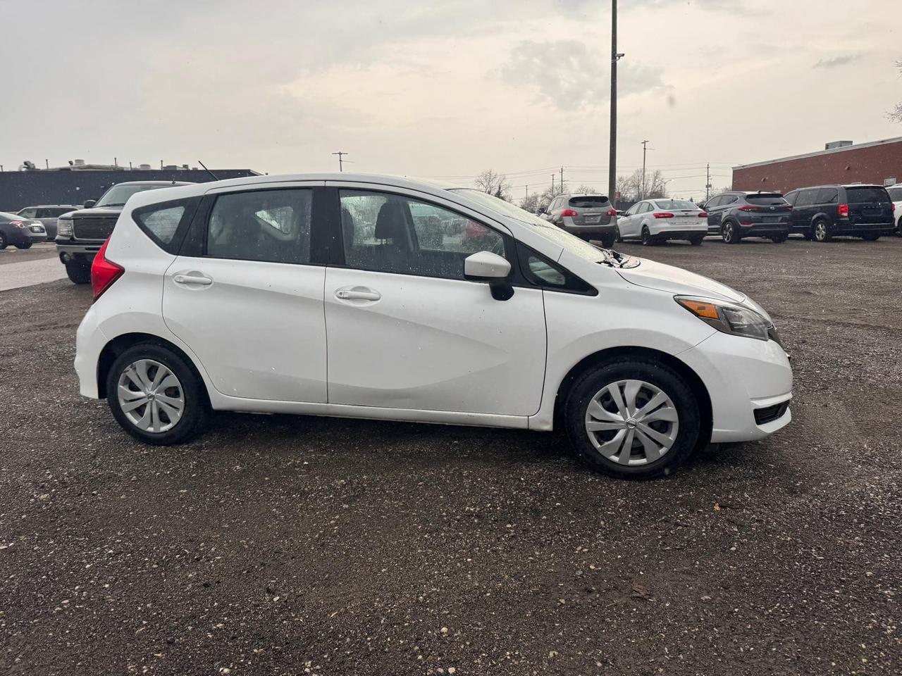 2017 Nissan Versa Note 1.6 S (CVT) 4dr Hatchback Photo