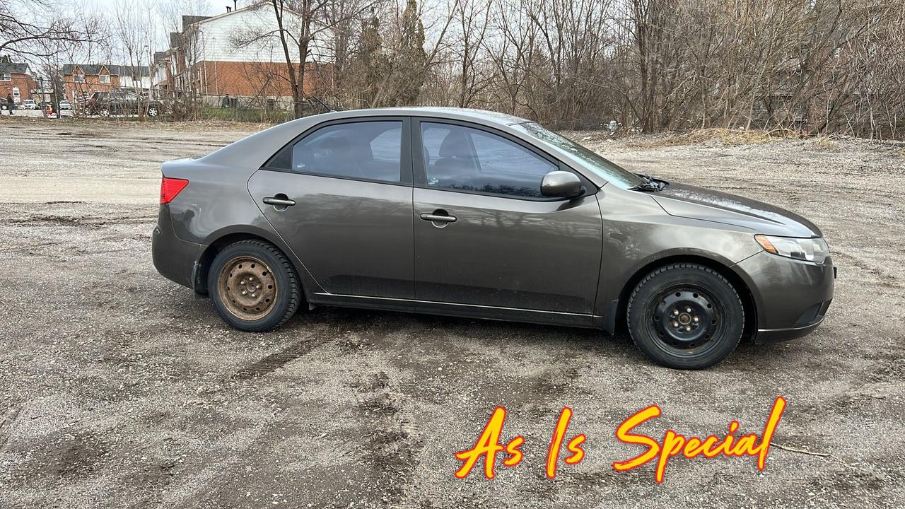 2011 Kia Forte 2.0L LX (A6) 4dr Front-Wheel Drive Sedan Photo