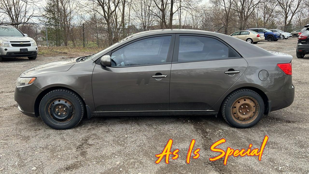 2011 Kia Forte 2.0L LX (A6) 4dr Front-Wheel Drive Sedan Photo