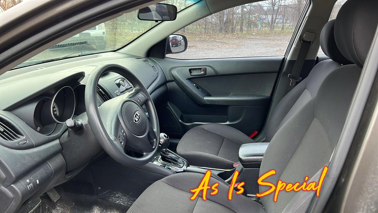 2011 Kia Forte 2.0L LX (A6) 4dr Front-Wheel Drive Sedan Photo