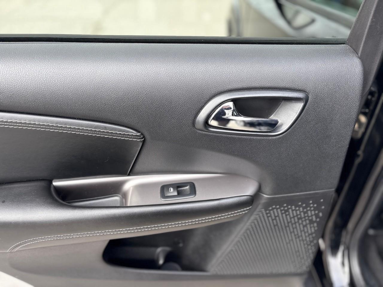 2017 Dodge Journey Crossroad 4dr Front-Wheel Drive Photo