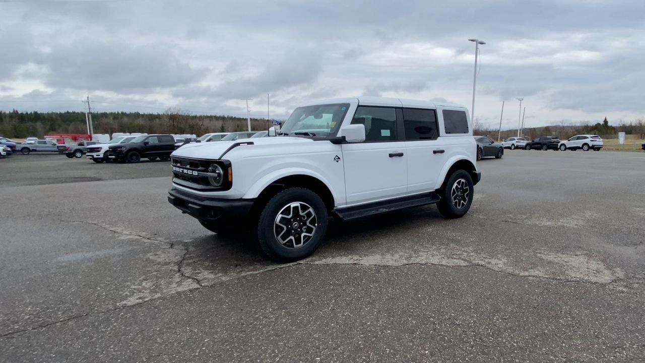 2026 Ford Bronco Outer Banks Photo