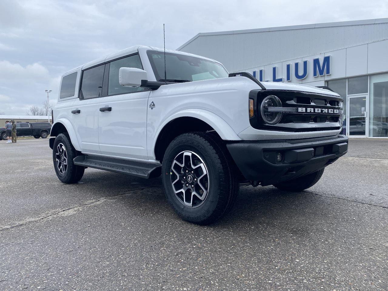 2026 Ford Bronco Outer Banks Photo0