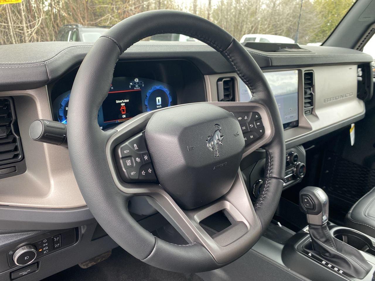 2026 Ford Bronco Outer Banks Photo