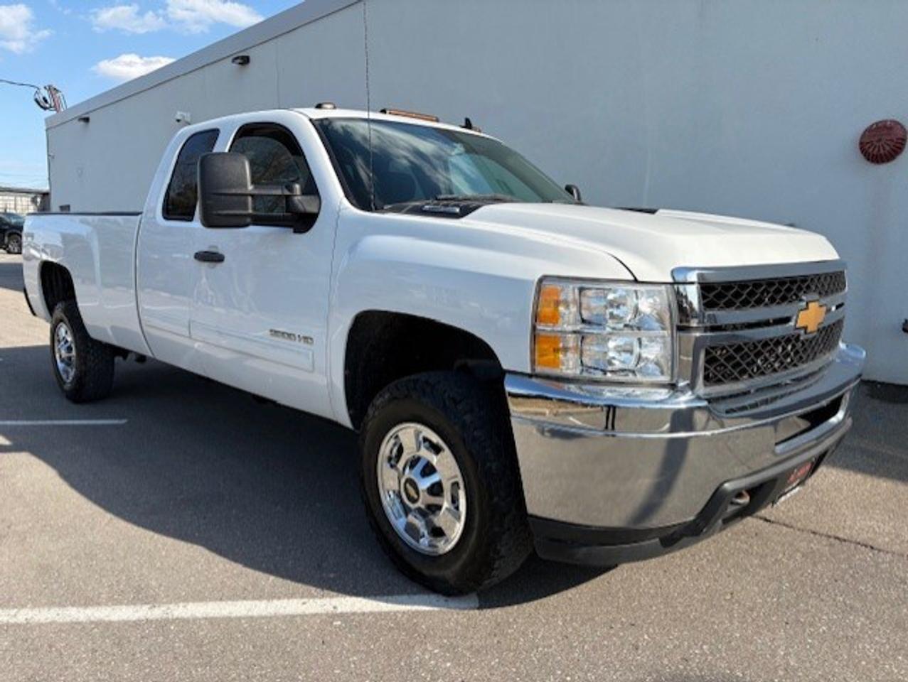 2013 Chevrolet SILVERADO 2500HD LT 4WD EXTENDED CAB-8FT LONG BOX-1 OWNER-CERTIFIED Photo