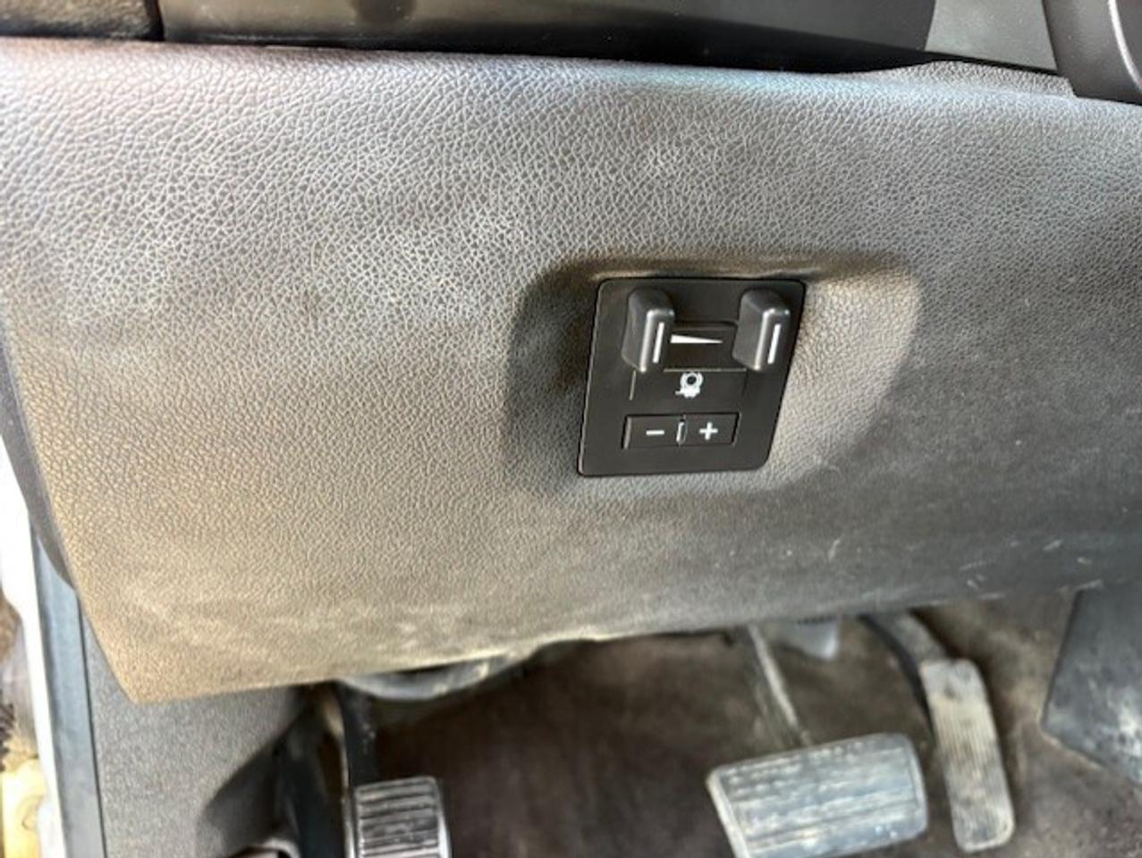 2013 Chevrolet SILVERADO 2500HD LT 4WD EXTENDED CAB-8FT LONG BOX-1 OWNER-CERTIFIED Photo