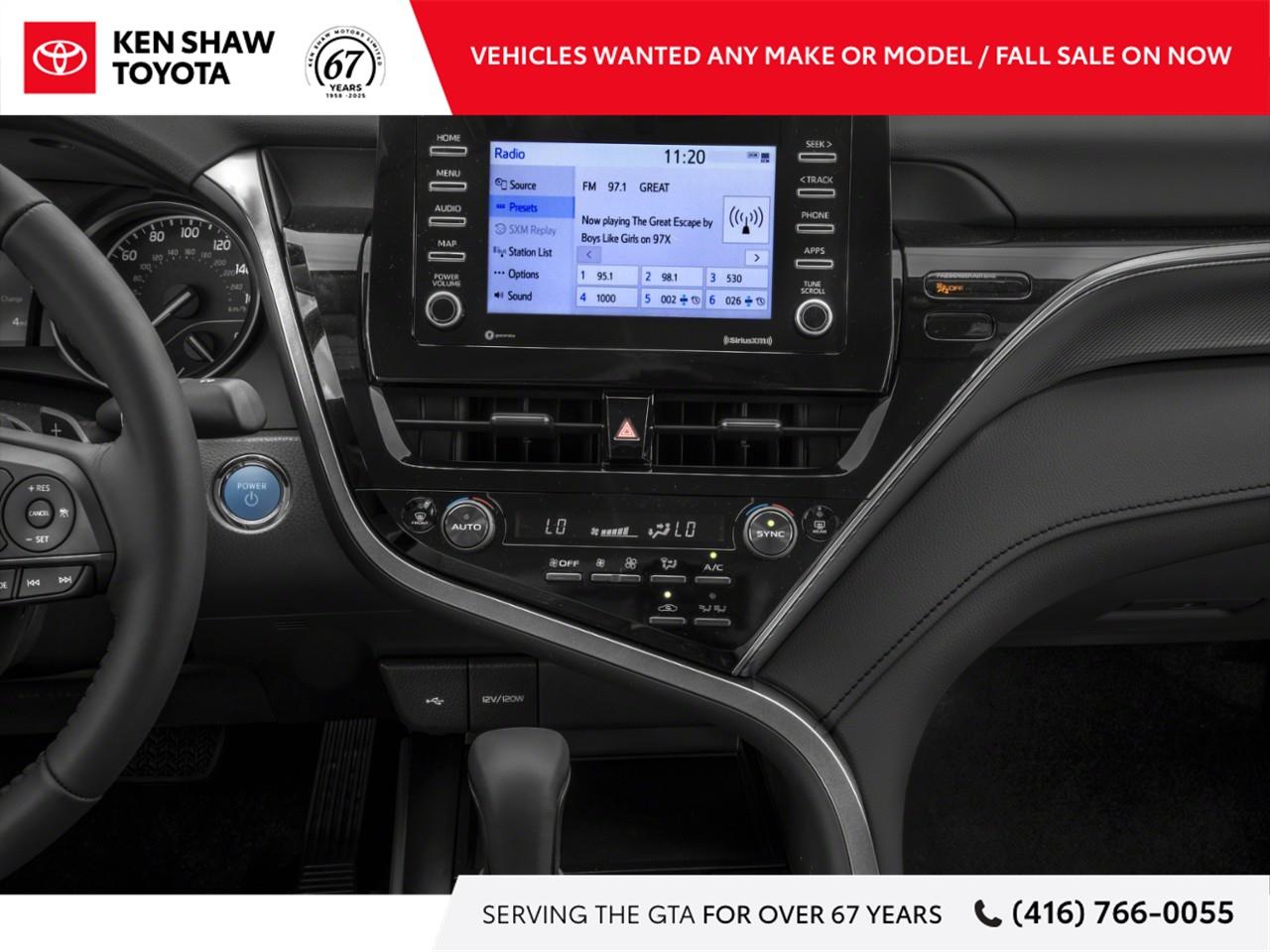 2021 Toyota Camry Hybrid XSE 4dr Sedan Photo