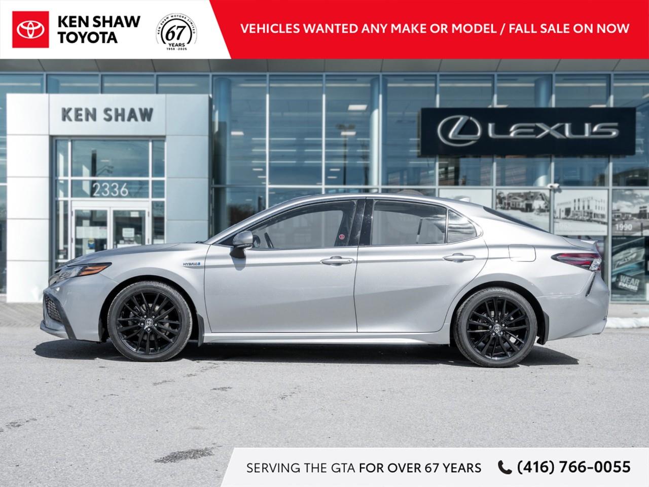 2021 Toyota Camry Hybrid XSE 4dr Sedan Photo2