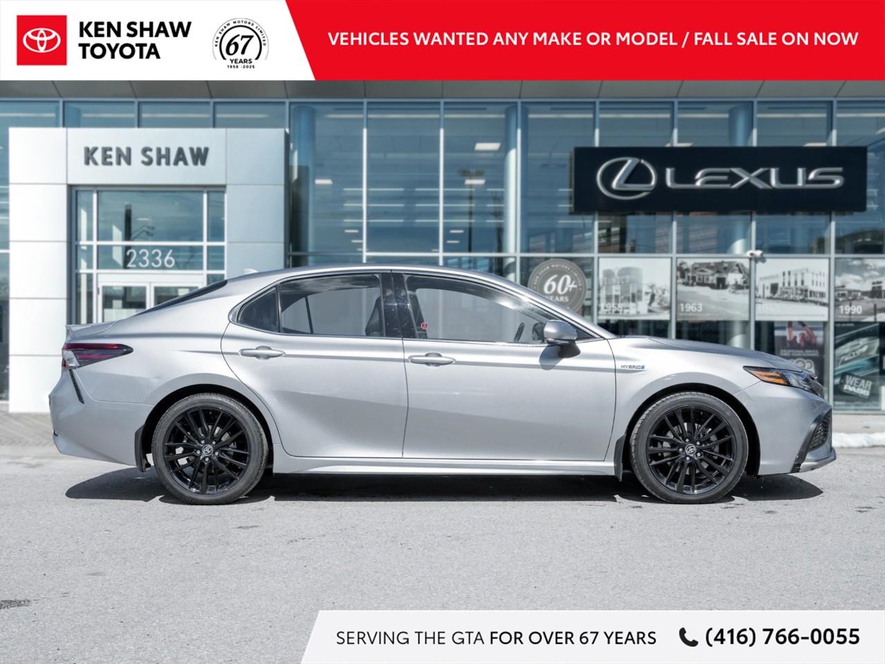 2021 Toyota Camry Hybrid XSE 4dr Sedan Photo