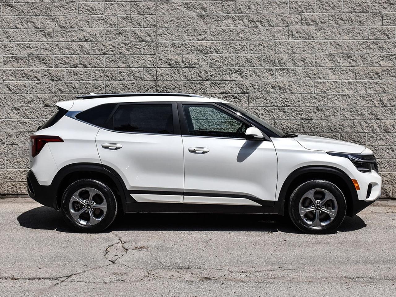 2025 Kia Seltos EX 4dr All-Wheel Drive Photo3