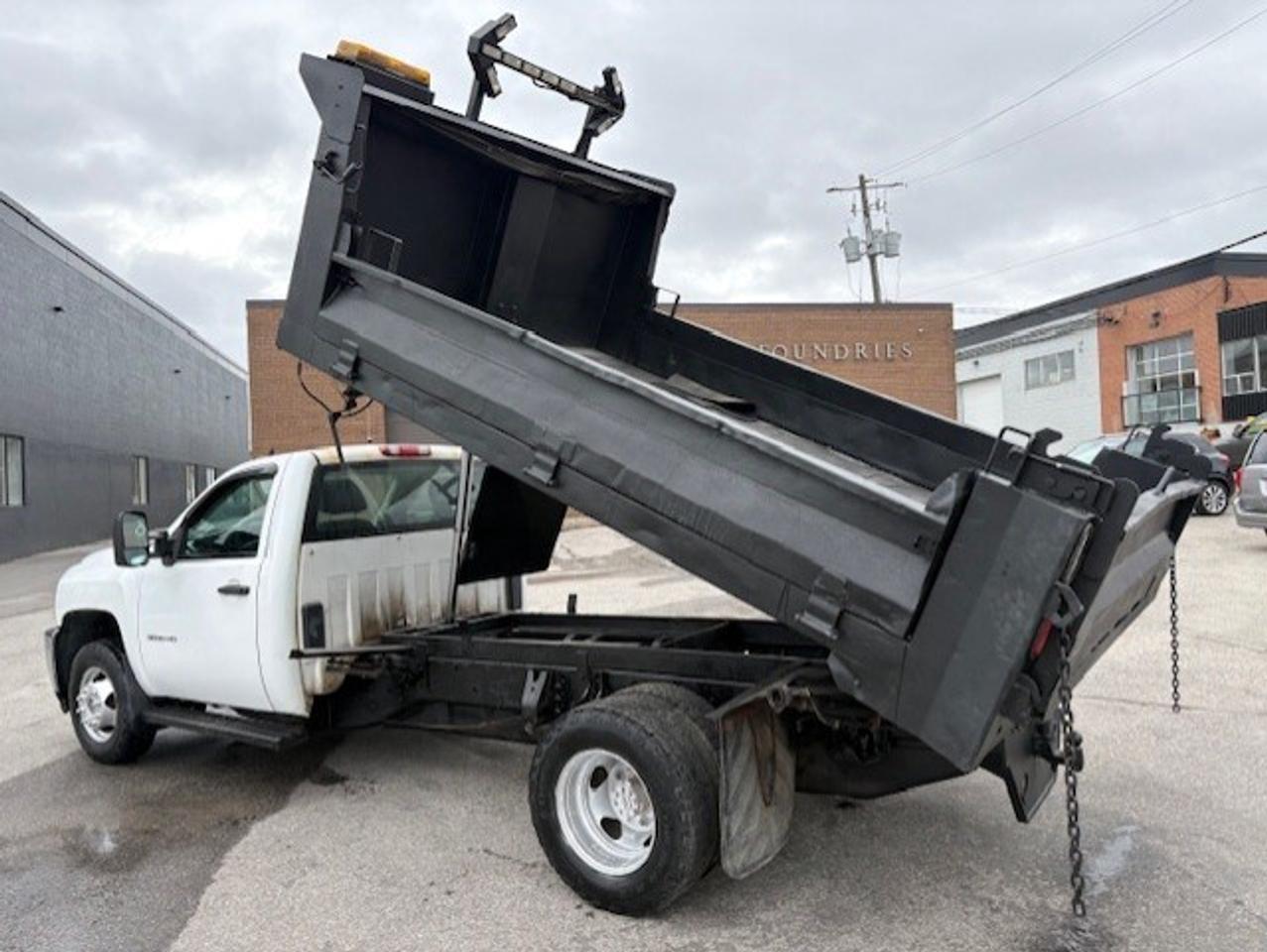 2014 Chevrolet Silverado 3500HD **9.5 FOOT DEL DUMP BOX-ONLY 110,000KM-CERTIFIED** Photo4