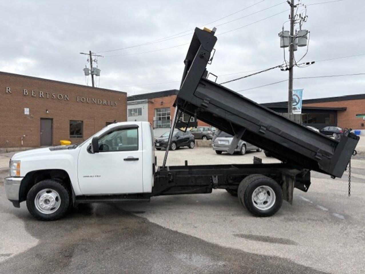 2014 Chevrolet Silverado 3500HD **9.5 FOOT DEL DUMP BOX-ONLY 110,000KM-CERTIFIED** Photo2