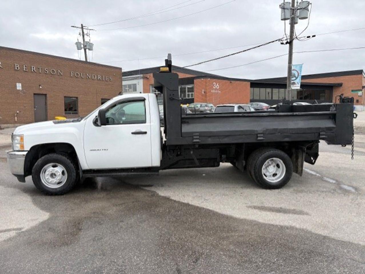 2014 Chevrolet Silverado 3500HD **9.5 FOOT DEL DUMP BOX-ONLY 110,000KM-CERTIFIED** Photo